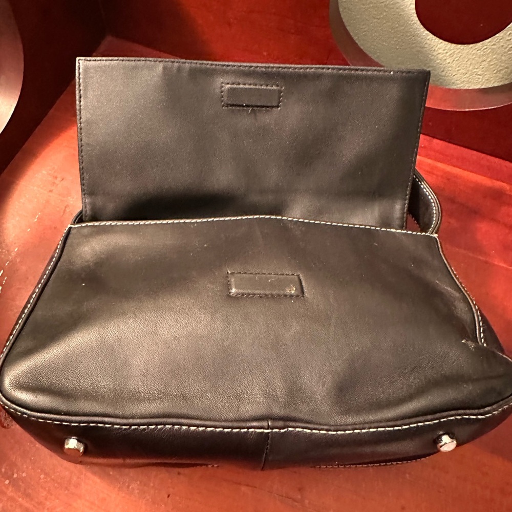 Perlina Black Small Leather Handbag - Picture 3 of 9